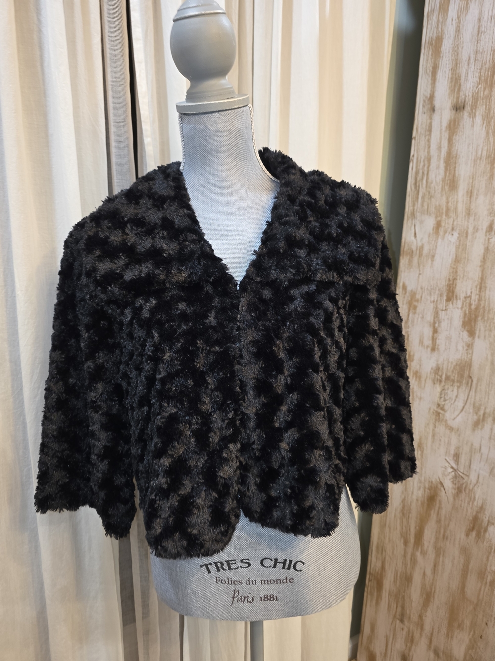 Women's Jolt Black Faux Fur Textured Crop Jacket Size Large